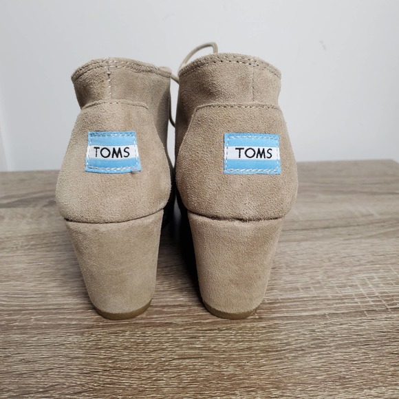 TOMS • Desert Taupe Suede Wedge Boots Sz 6.5 - Picture 6 of 10